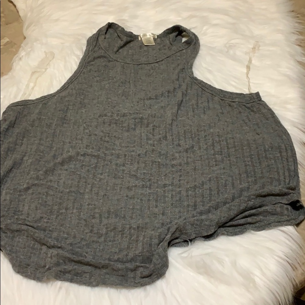 Regular gray top